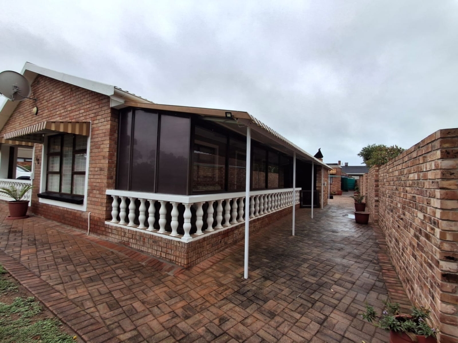 3 Bedroom Property for Sale in Seafield Eastern Cape